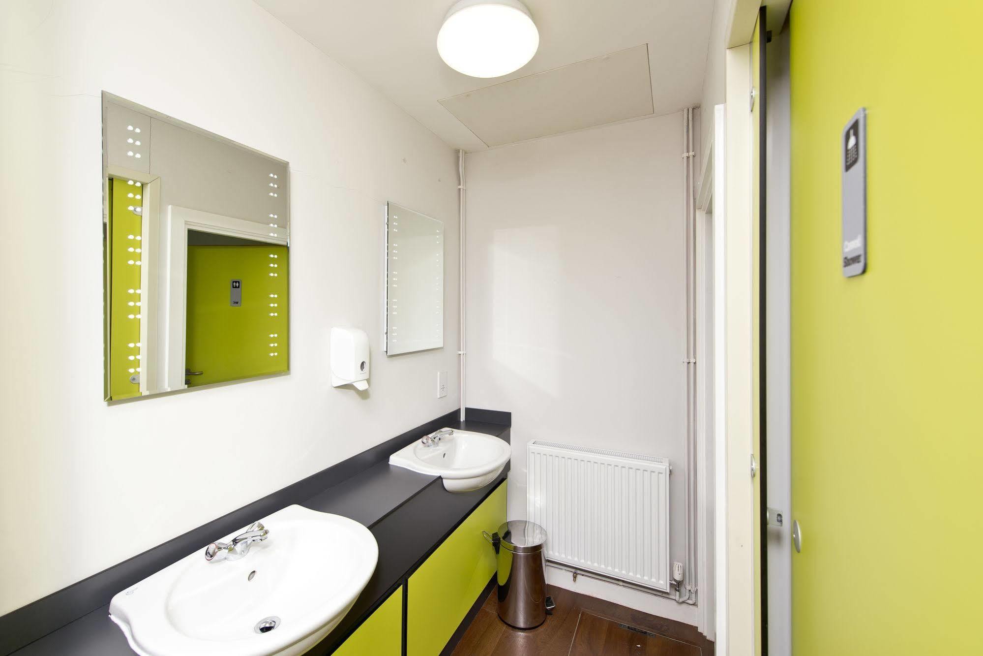 Yha Manorbier Hostel Tenby Εξωτερικό φωτογραφία