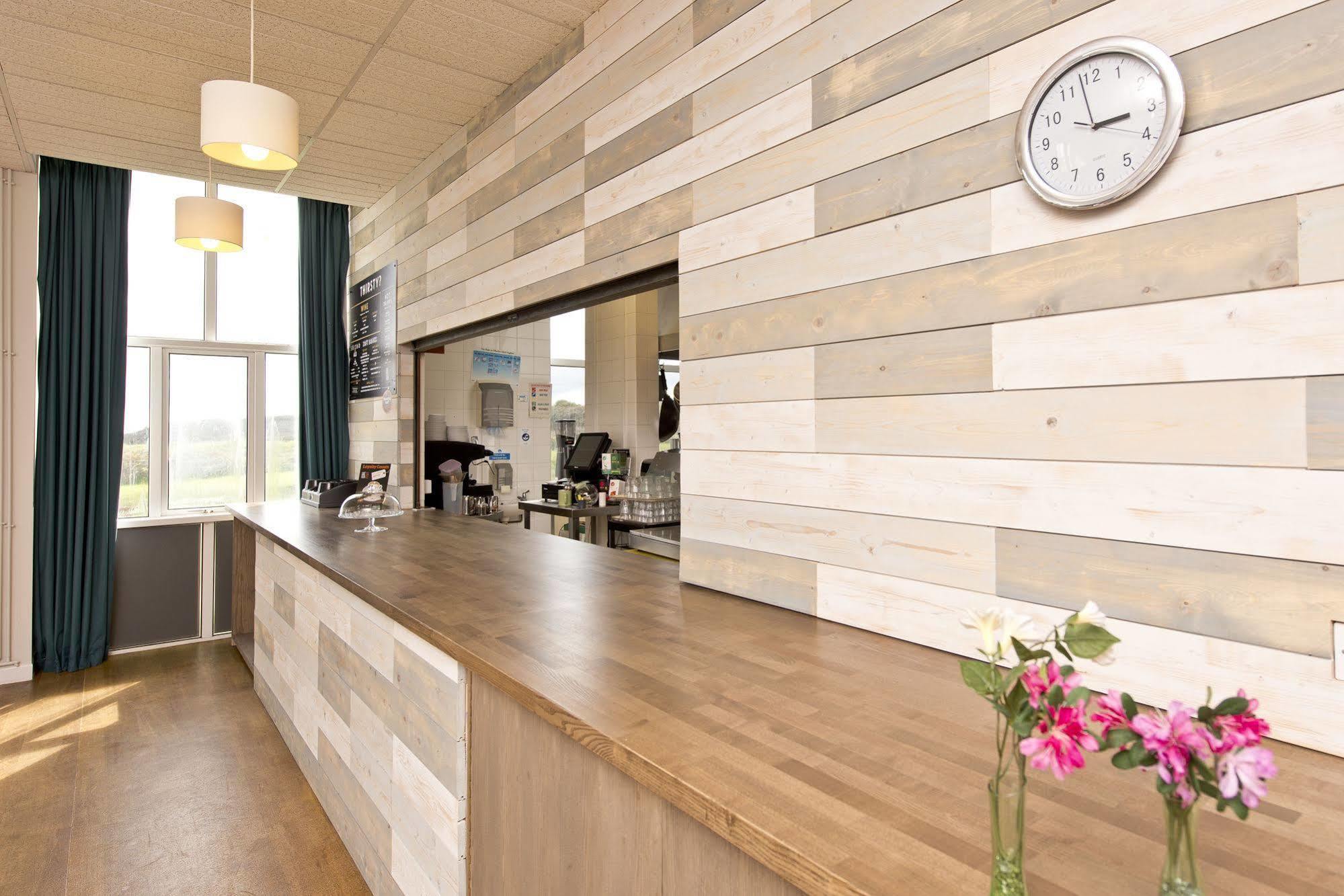 Yha Manorbier Hostel Tenby Εξωτερικό φωτογραφία