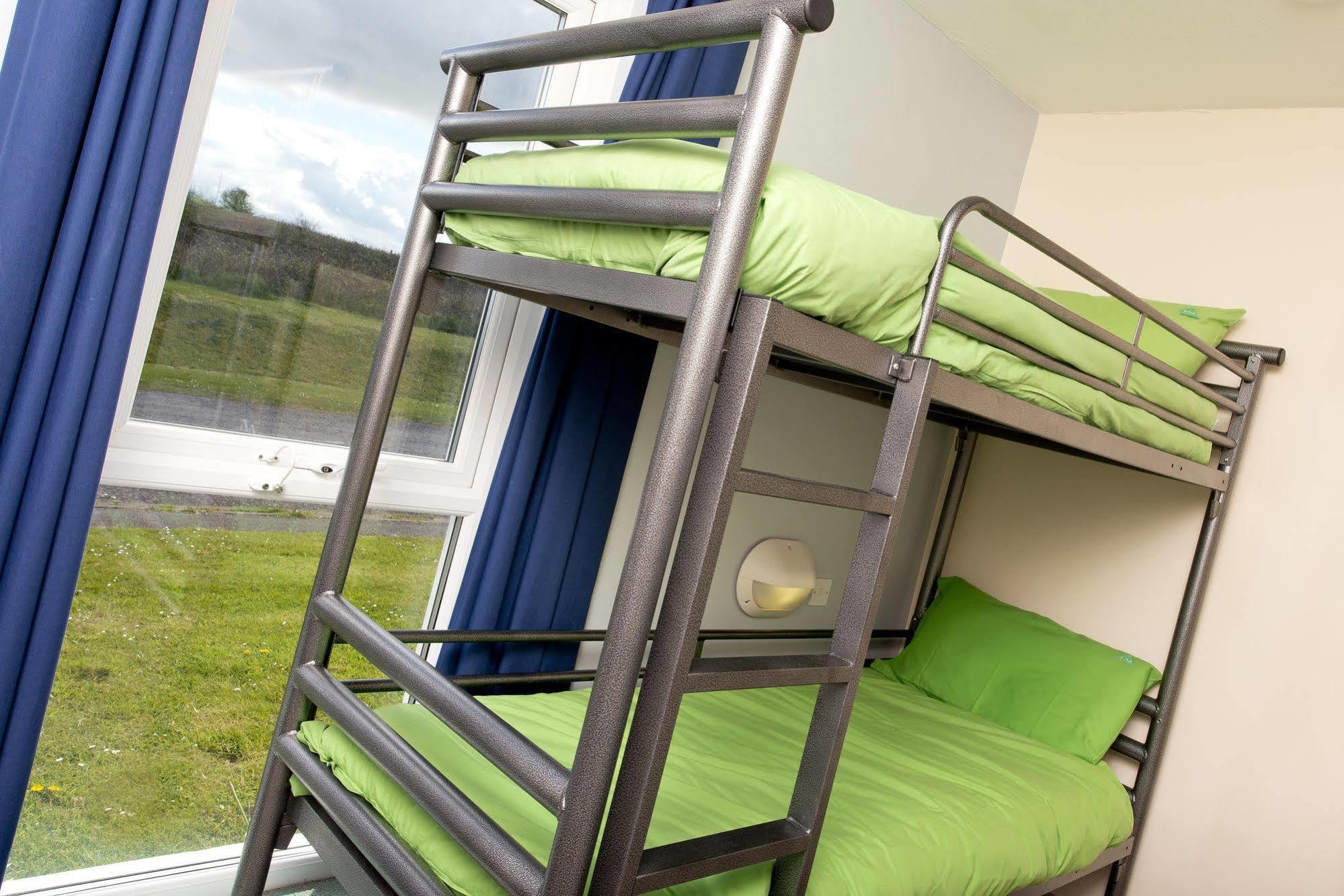 Yha Manorbier Hostel Tenby Εξωτερικό φωτογραφία